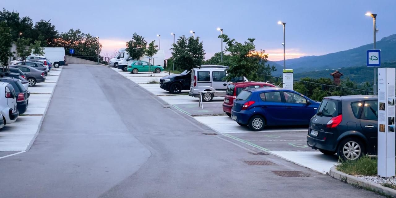Apartment Villa Irena Great For A Family Holiday With Free Parking And Ev Station Ajdovščina 外观 照片